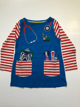 Load image into Gallery viewer, NWOT Mini Boden Appliqué Pocket Doctor Tunic