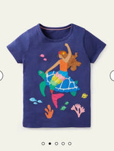 Load image into Gallery viewer, NWOT Mini Boden Big Appliqué T-Shirt
