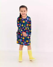Load image into Gallery viewer, NWOT Hanna Andersson Happy Veggies Pocket Dress