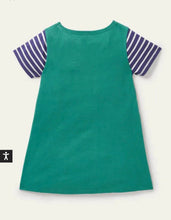 Load image into Gallery viewer, NWOT Mini Boden Zoologist Pocket Jersey Tunic