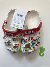 Load image into Gallery viewer, NWT Peanuts Snoopy Classic Clogs