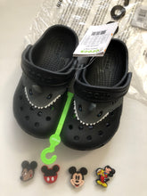 Load image into Gallery viewer, NWT Boys' Shark Crocs-FREE Charms
