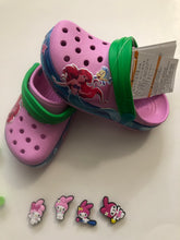 Load image into Gallery viewer, NWT Crocs Girls Princess Ariel Clogs| Water Shoes-FREE 4 pc Charms