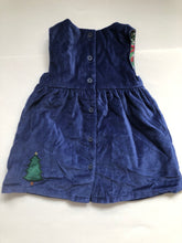 Load image into Gallery viewer, NWOT Mini Boden Velvet Scene Pinnie