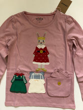 Load image into Gallery viewer, NWT Mini Boden Puff Sleeve Dress Up Appliqué T-shirt