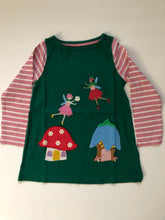 Load image into Gallery viewer, NWOT Mini Boden Fairies  Appliqué Pocket Tunic