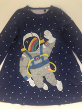 Load image into Gallery viewer, NWOT Mini Boden Big Applique Jersey Dress