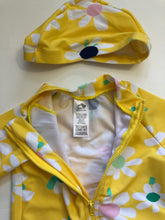 Load image into Gallery viewer, NWOT Avsete Daisy Long Sleeve Surf suit & Hat