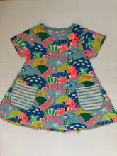 Load image into Gallery viewer, NWOT Mini Boden Short-sleeved Printed Tunic