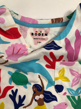 Load image into Gallery viewer, NWOT Mini Boden Short Sleeve Fun Jersey Dress