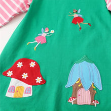 Load image into Gallery viewer, NWOT Mini Boden Fairies  Appliqué Pocket Tunic