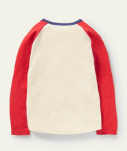 Load image into Gallery viewer, NWOT Mini Boden Festive Pun T-shirt