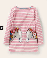 Load image into Gallery viewer, NWOT Mini Boden Appliqué Pocket Tunic