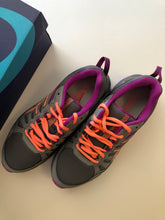 Load image into Gallery viewer, NWT ASICS Kids GEL-VENTURE 7 GS Running Shoes