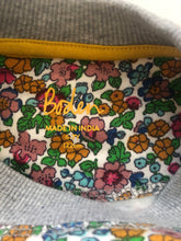 Load image into Gallery viewer, NWOT Mini Boden Floral Bunny Applique Sweatshirt