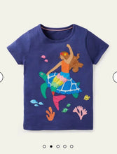 Load image into Gallery viewer, NWOT Mini Boden Big Appliqué T-Shirt
