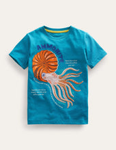 Load image into Gallery viewer, NWT Mini Boden Animal Facts T-shirt
