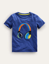 Load image into Gallery viewer, NWT Mini Boden Appliqué Headphones T-shirt
