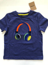 Load image into Gallery viewer, NWT Mini Boden Appliqué Headphones T-shirt
