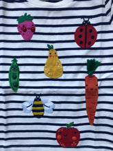 Load image into Gallery viewer, NWOT Mini Boden Appliqué Bugs &amp; Fruiggies T-shirt
