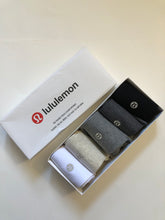 Load image into Gallery viewer, Lululemon Five Packs Daily Essential Quarter Socks
