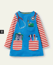 Load image into Gallery viewer, NWOT Mini Boden Appliqué Pocket Doctor Tunic
