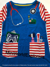 Load image into Gallery viewer, NWOT Mini Boden Appliqué Pocket Doctor Tunic
