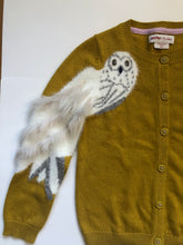 Load image into Gallery viewer, VGUC Mini Boden HP Hedwig Cardigan
