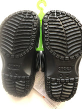 Load image into Gallery viewer, NWT Boys' Shark Crocs-FREE Charms
