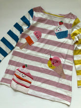 Load image into Gallery viewer, NWOT Mini Boden Appliqué Cake Tunic (Minor fabric flaw)
