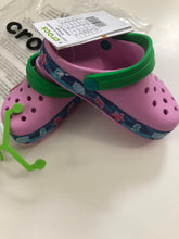 Load image into Gallery viewer, NWT Crocs Girls Princess Ariel Clogs| Water Shoes-FREE 4 pc Charms
