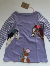 Load image into Gallery viewer, MWT Mini Boden Horse Applique Tee shirt
