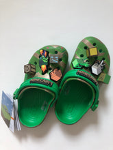 Load image into Gallery viewer, NWT Minecraft x Crocs Classic Clog - Little Kid / Big Kid
