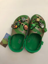 Load image into Gallery viewer, NWT Minecraft x Crocs Classic Clog - Little Kid / Big Kid
