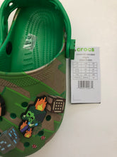 Load image into Gallery viewer, NWT Minecraft x Crocs Classic Clog - Little Kid / Big Kid
