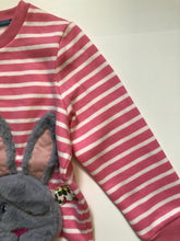 Load image into Gallery viewer, NWOT Mini Boden Appliqué Pocket Tunic 3-4Y(A minor fabric flaw)
