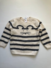Load image into Gallery viewer, NWOT Hanna Andersson Critter Marshmallow Sweater
