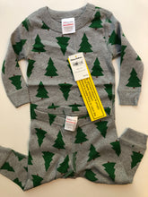 Load image into Gallery viewer, NWT hanna andersson holiday pajama 6-12m

