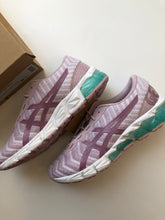 Load image into Gallery viewer, NWT Women ASICS GEL-QUANTUM 180 5 KNIT Running Shoes
